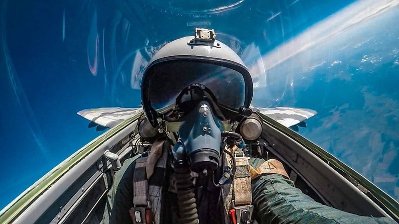 69 бойових вильотів та другий день народження — історія військового льотчика Дмитра Шкаревського