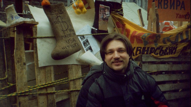 Євген Луняк 21 листопада 2004 року на Майдані Незалежності у Києві, коли розпочалася Помаранчева революція
