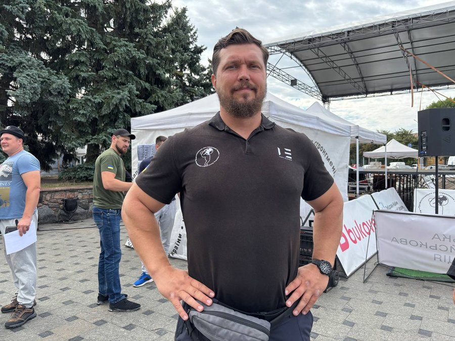 У Бердичеві відбулися всеукраїнські змагання «Сильні України» серед ветеранів та військовослужбовців У Бердичеві відбулися всеукраїнські змагання «Сильні України» серед ветеранів та військовослужбовців
