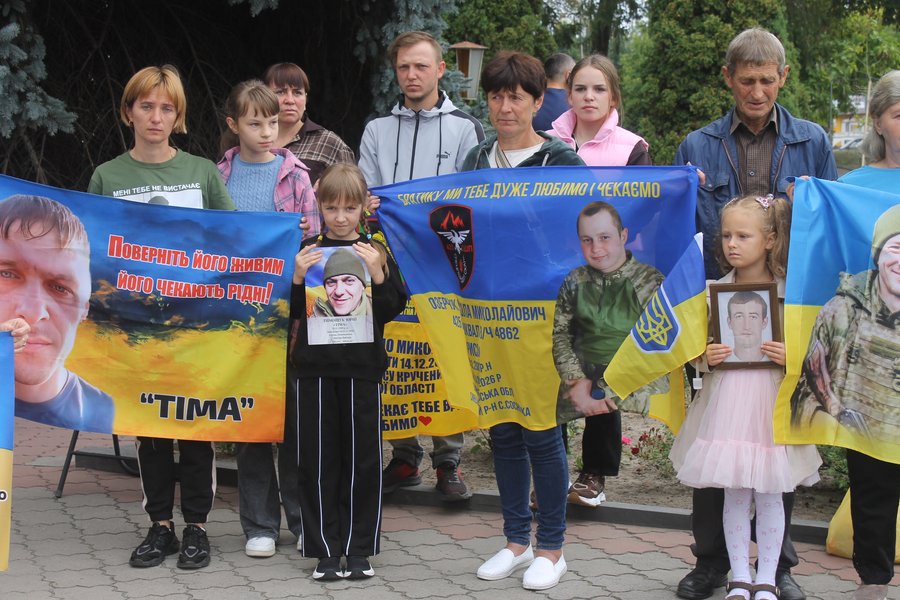 В Олевській громаді на Житомирщині вдруге провели акцію на підтримку зниклих безвісти та полонених В Олевській громаді на Житомирщині вдруге провели акцію на підтримку зниклих безвісти та полонених