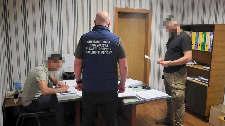 Посадовець на Львівщині підписав накази на 16 млн грн бойових виплат військовим, які не воювали — йому загрожує до 8 років ув’язнення