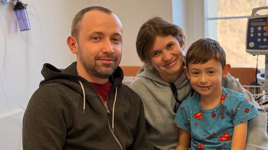Звичайний жарознижувальний засіб ледь не вбив семирічного хлопчика зі Львова: дитина провела 13 днів у реанімації з відмовою печінки та нирок