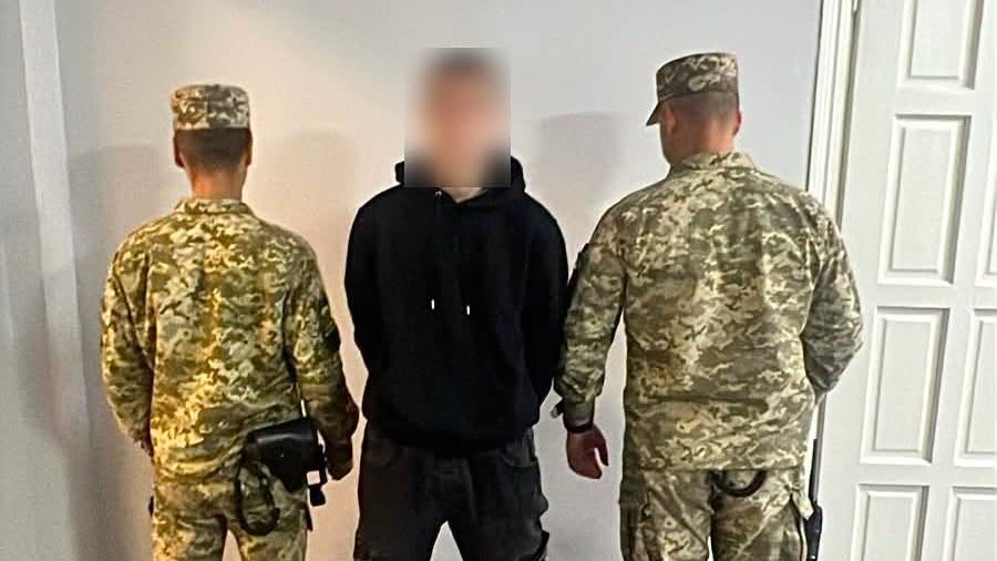 На Львівщині прикордонники затримали розшукуваного поліцією 18-річного юнака