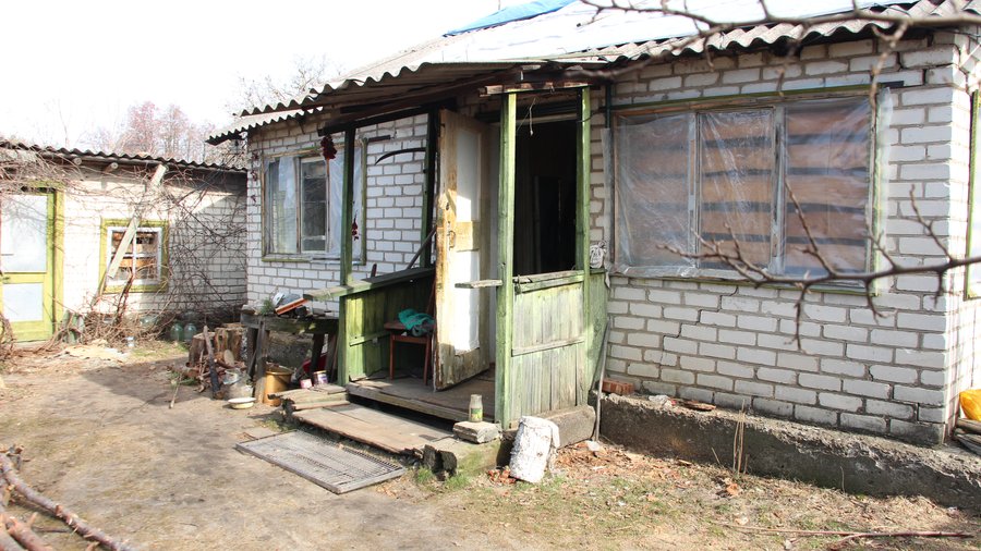 деокуповане селище Ярова пошкоджений обстрілами будинок Донецька область деокуповане селище Ярова пошкоджений обстрілами будинок Донецька область