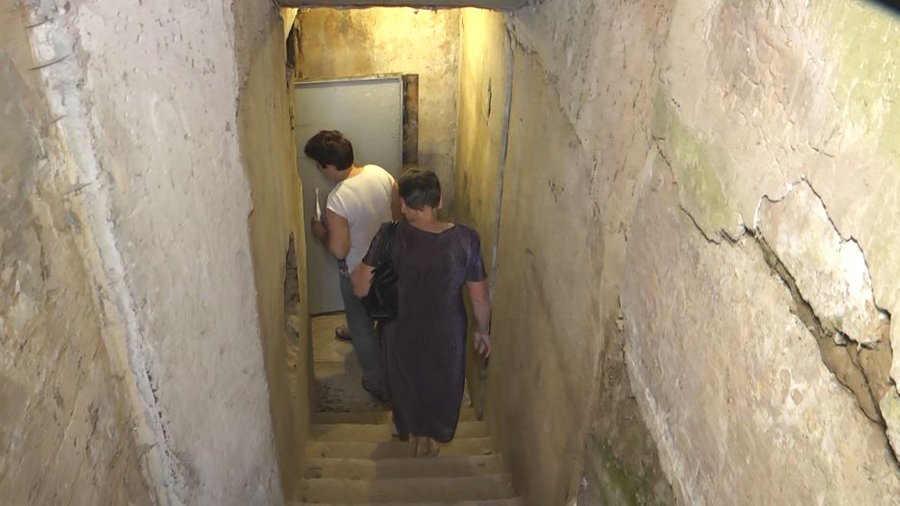 Укриття – в приватній власності: мешканці багатоповерхівки просять Луцькраду викупити підвал
