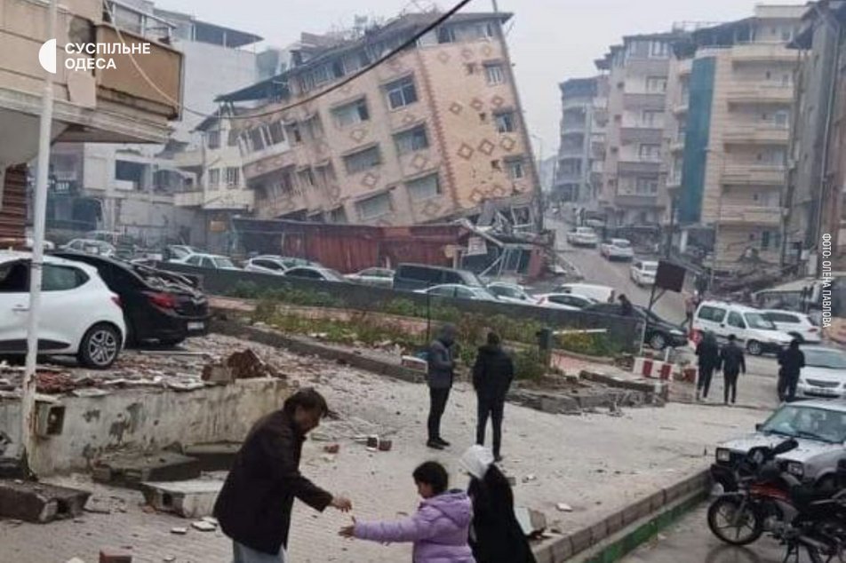 "Будівлі сипалися наче гральні карти": історія біженки, яка виїхала з Одеси до Туреччини та пережила землетрус