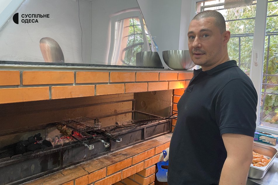 Бургери та шашлик: переселенці з Миколаєва відкрили в Одесі кафе