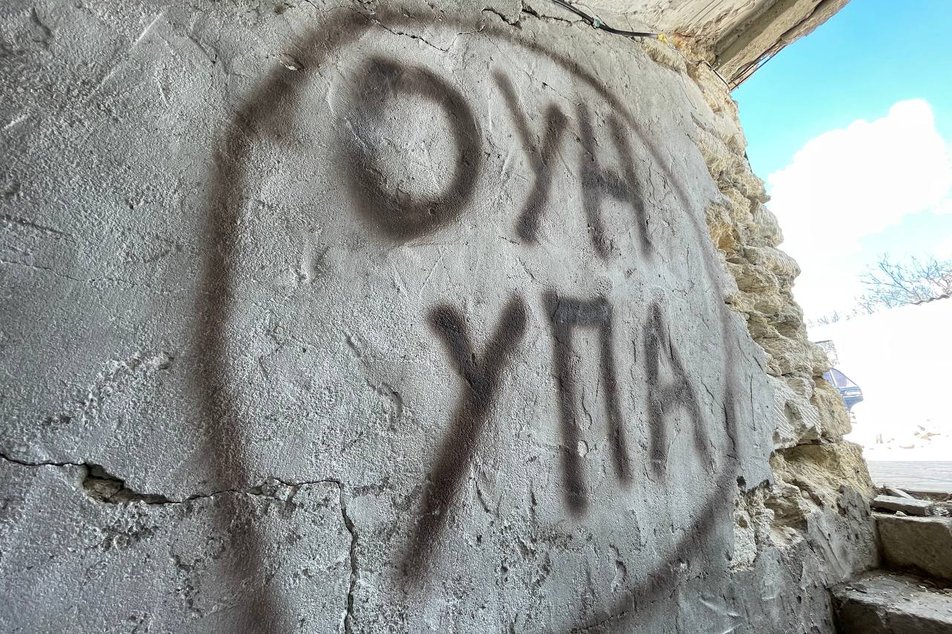 Не покину свій клаптик землі: житель села на Миколаївщині живе у погребі