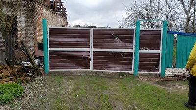  вчителька з с. Солдатське розповіла про влучання авіабомби біля її дому