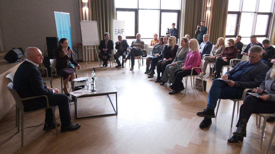 В Івано-Франківську відбулася публічна дискусія про зміни в освіті