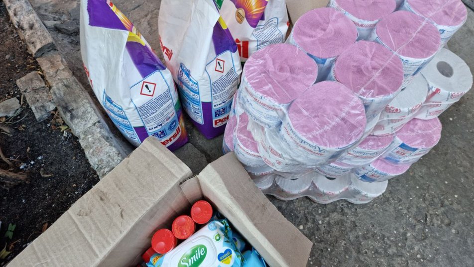 Волонтери з Одещини привезли у Миколаїв гуманітарну допомогу переселенцям