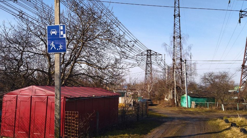 Стихійний авторинок у Луцьку: чому скаржаться жителі прилеглих вулиць
