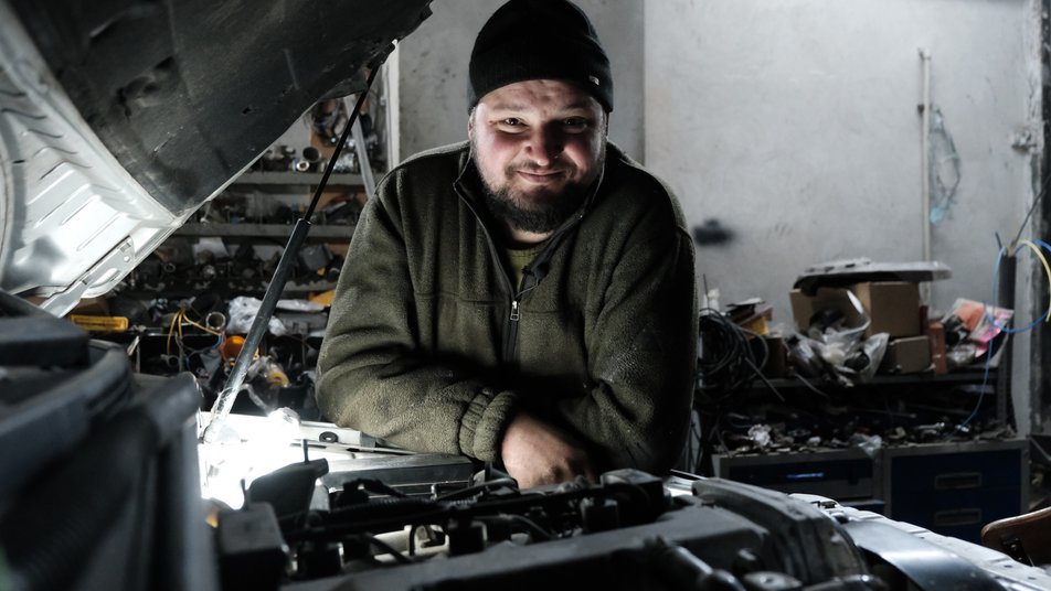 Механік з Чернівецької області виготовляє баггі та ремонтує автомобілі для українських військових