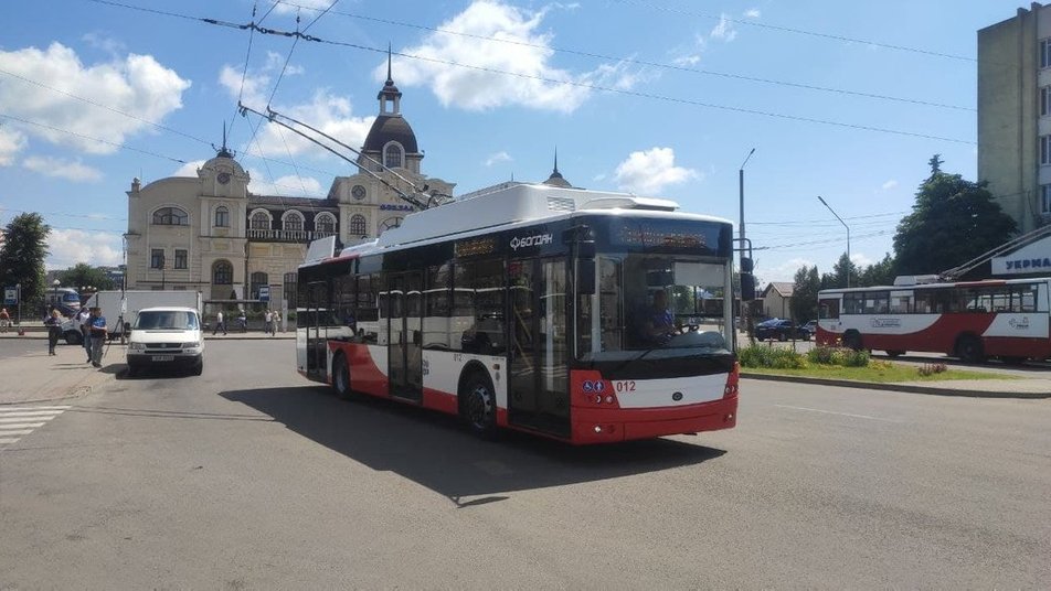 Проблеми з доїздом у вечірній час: у Луцьку збільшать кількість тролейбусів на маршрутах