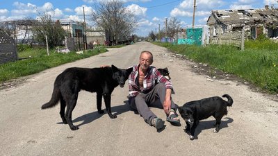 Не покину свій клаптик землі: житель села на Миколаївщині живе у погребі