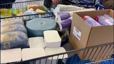У Дніпрі волонтерка з Маріуполя допомагає евакуйованим землякам