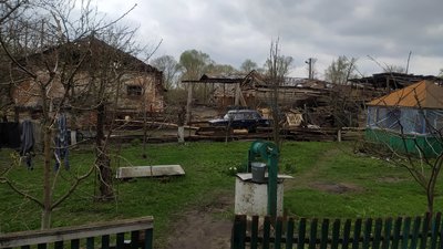  вчителька з с. Солдатське розповіла про влучання авіабомби біля її дому