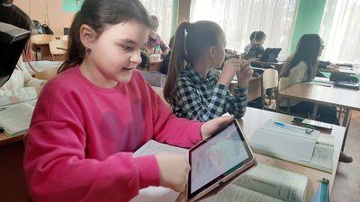 П’ятикласники Кіровоградщини отримали підручники з математики. До цього пів року навчалися за електронними книгами