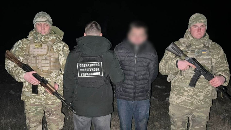 Чоловіка, який намагався незаконно перетнути кордон, затримали прикордонники Мукачівського загону 12 лютого
