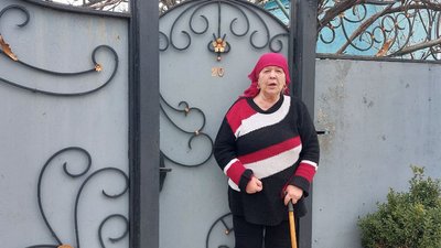 Обстріляна родина, снаряд у будинку, підірваний міст. Наслідки перебування військових РФ в Бурині