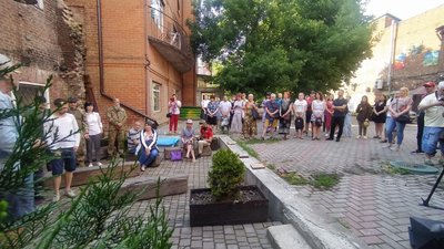Виставку робіт вбитого росіянами художника та скульптора Руслана Мовчана представили у Сумах