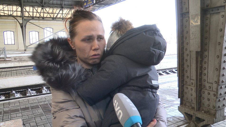 "Ми втратили усе, що мали": історії евакуйованих із Маріуполя до Львова