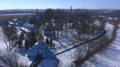Адмінсуд скасував державну реєстрацію на землю під монастирем неподалік Рівного. Чому так сталось