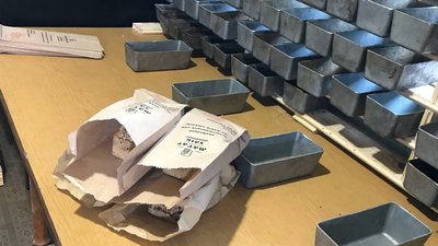 Вів свята у Харкові, а тепер пече вдома хліб: музикант Микола Матат організував на Житомирщині власну мініпекарню