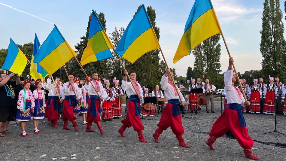 День Незалежності в Ужгороді почали відзначати «Молитвою за Україну»