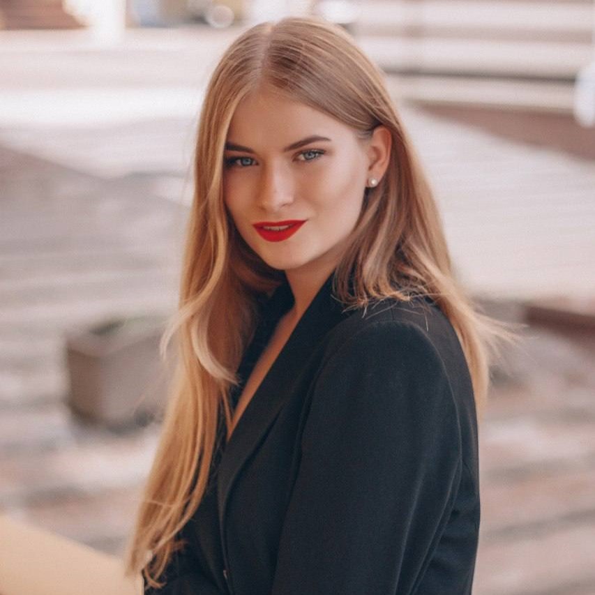 Аліна Бурцева