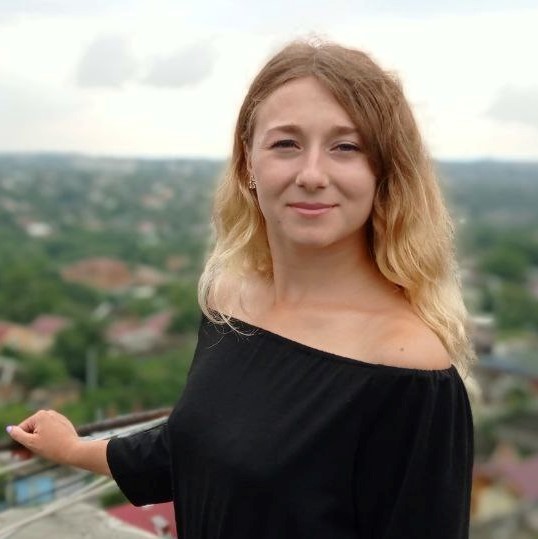 Олена Жикалова