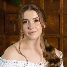 Каріна Попова