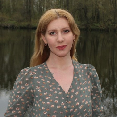 Анна Книш